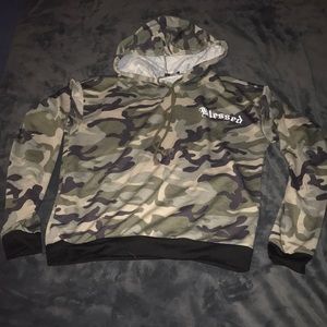 ✨Camo hoodie✨